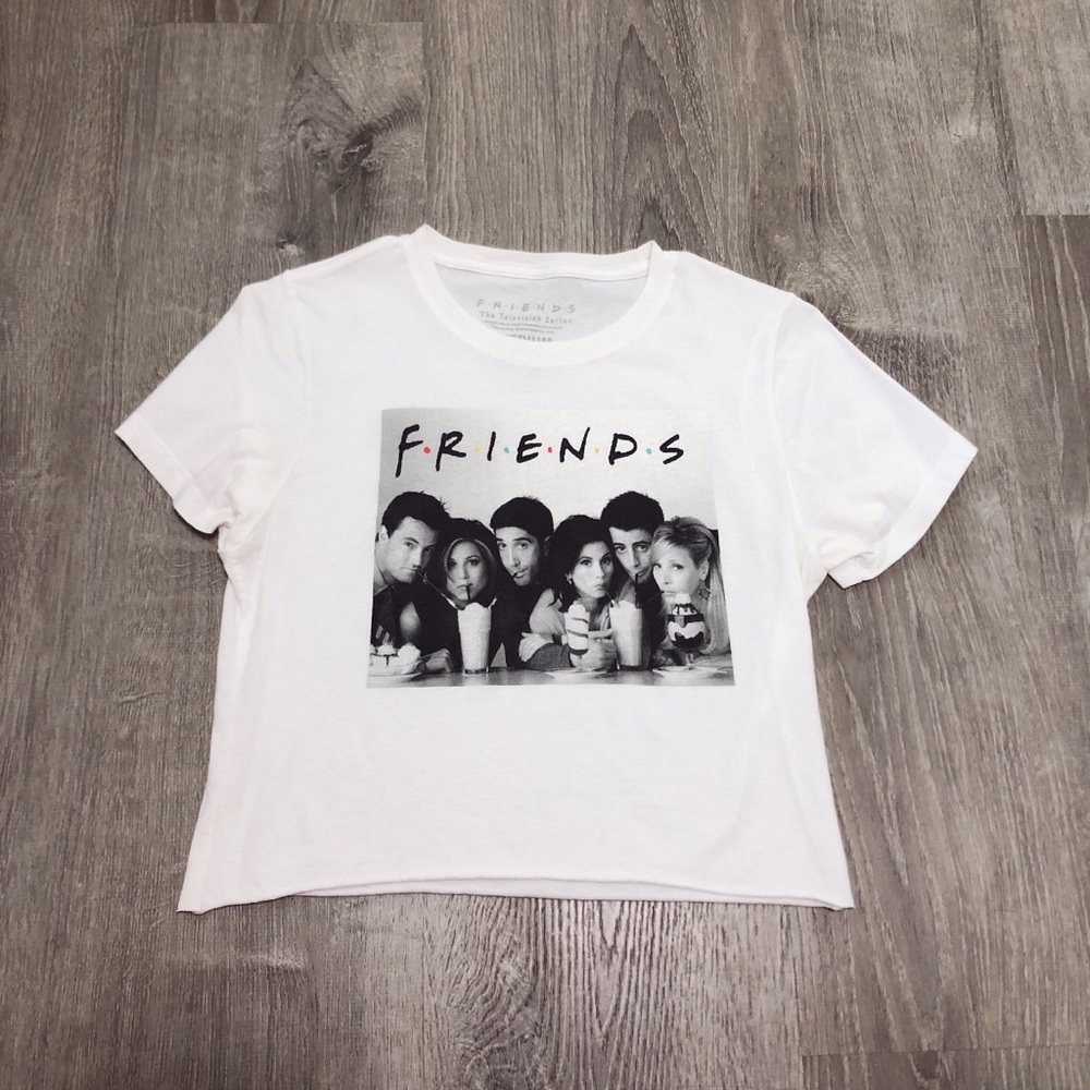 Friends cropped shirt